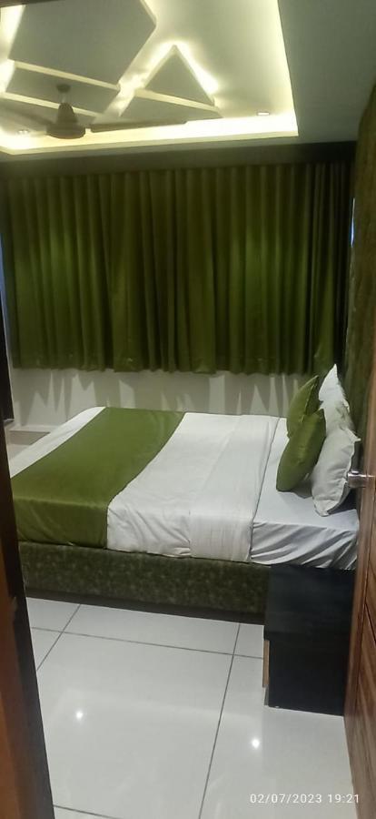Prime View Hotel Ahmedabad Exterior foto